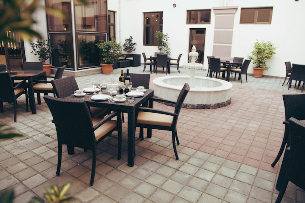 Tskaltubo Plaza Hotel Ngoại thất bức ảnh